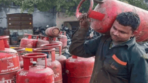 कमर्शियल सिलेंडर के महंगे दाम कहीं बिगाड़ ना दे दिवाली के सारे इंतजाम