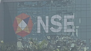 क्यों अटके Nifty 50 और Nifty Bank, जानें NSE ने सफाई में क्या कहा?