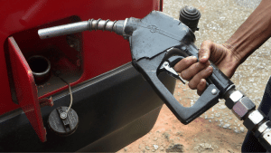 चुनावी राज्य पेट्रोल-डीजल पर टैक्स घटा सकते हैं