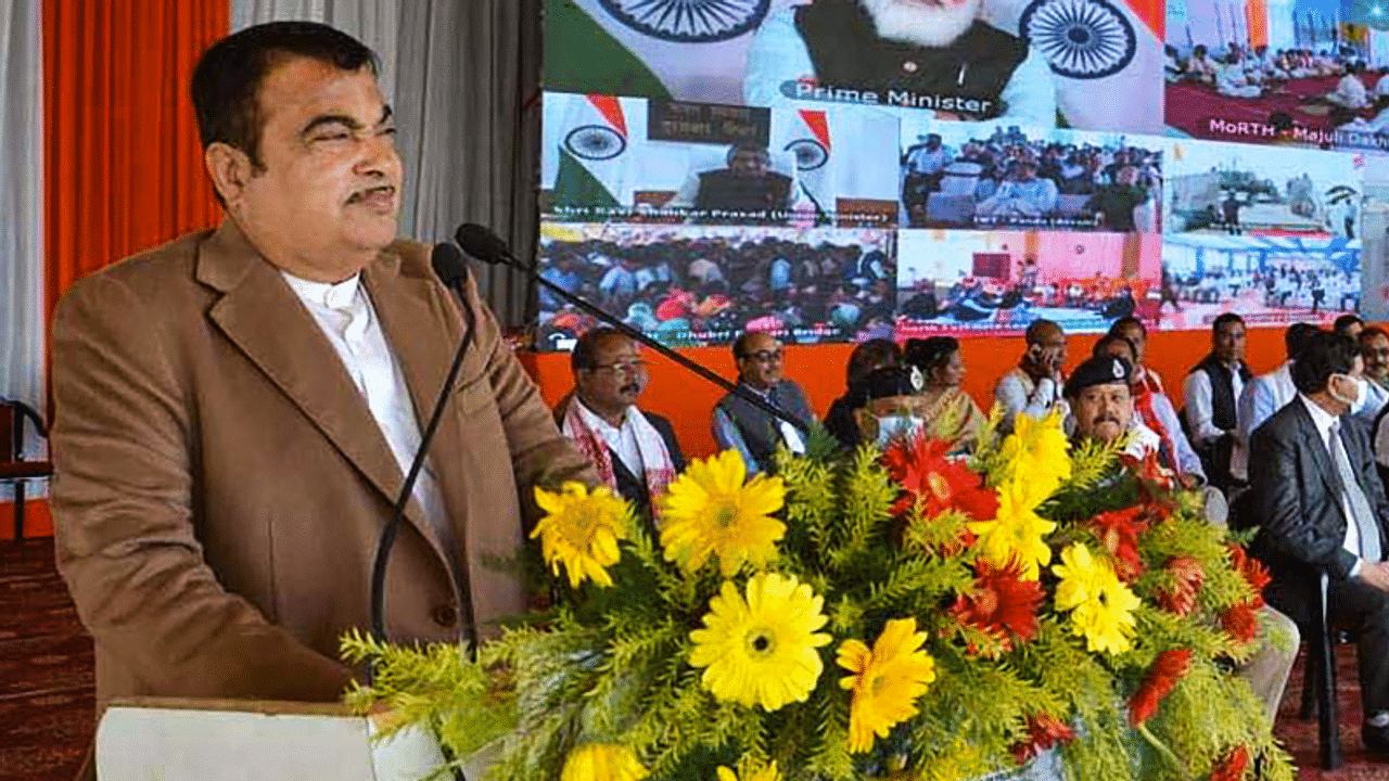 Government will mandate 'flex-fuel' vehicles in the next 3-4 months, says Nitin Gadkari