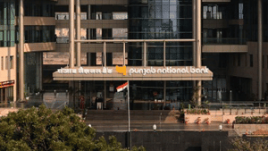 चालू तिमाही में शेयर बिक्री से 3,200 करोड़ रुपये जुटाएगा PNB