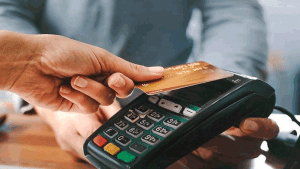 Debit Card से गलत लेन-देन पर क्या सरकार मुआवजा देगी? जानें क्या है जवाब