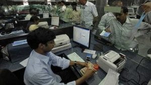 फरवरी में सबसे तेजी से बढ़ा सर्विस सेक्टर, रिपोर्ट में हुआ खुलासा