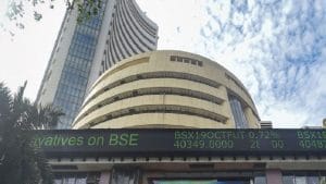 stock market update: कोविड के बिगड़ते हालात से मार्केट धराशायी, SBI, इंडसइंड बैंक में 5% से ज्यादा गिरावट