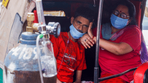 दिल्ली में बढ़ता कोरोना संकट, टेस्टिंग और वैक्सीनेशन सुस्त