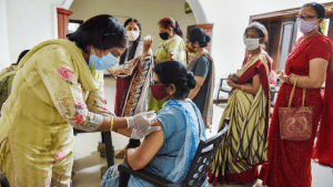 दिल्ली में 18-44 वर्ष के लोगों के लिए अभी वैक्सीन उपलब्ध नहीं, स्वास्थ्य मंत्री सत्येंद्र जैन का बयान