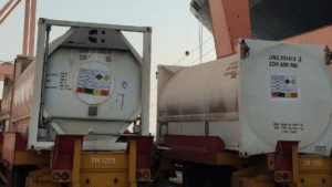 सऊदी अरब के साथ मिलकर अडानी ग्रुप ने बढ़ाया मदद का हाथ, देश में मंगवाया 80 मेट्रिक टन लिक्विड ऑक्सीजन