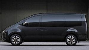 Hyundai Staria MPV में आराम से फिट होंगे 11 लोग, स्पेसशिप में सफर जैसा होगा अहसास