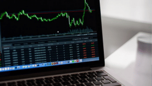 Wealth Creator: 10 साल और 10 हजार रुपये बने 85 हजार रुपये, ऐसा चला इस Stock का जादू