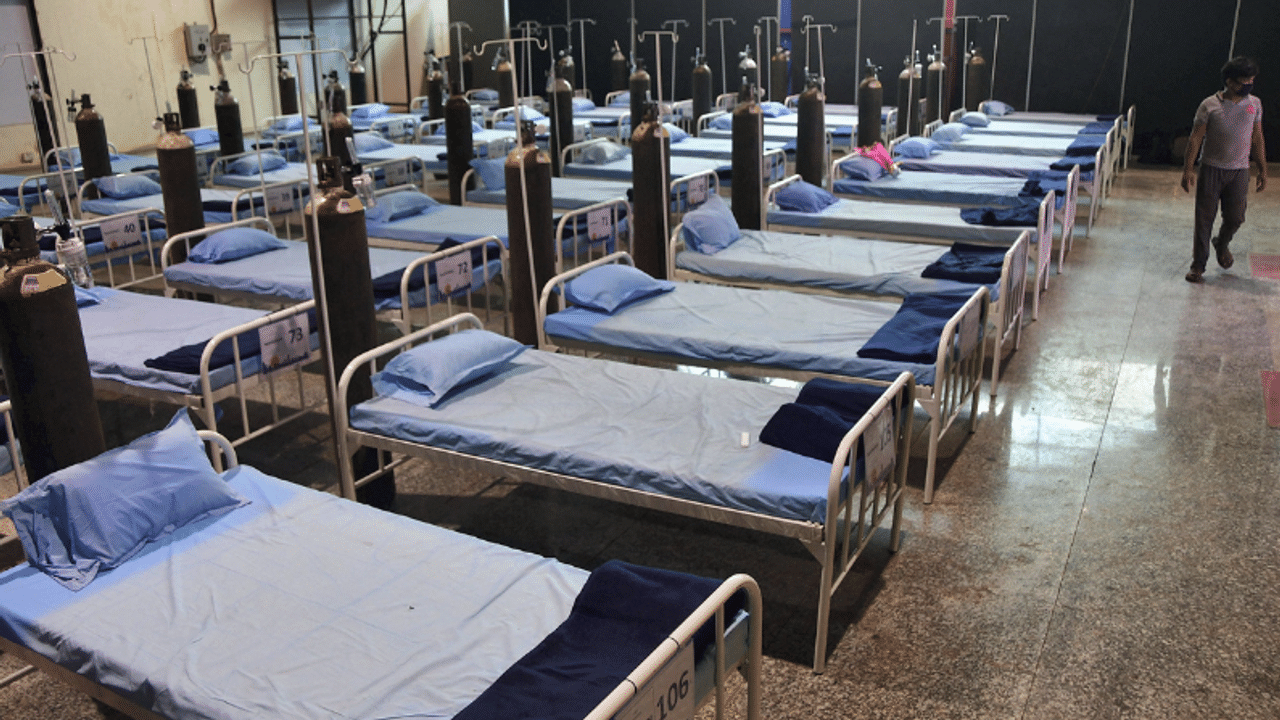 Bed Availability, COVID-19 Hospitals, Uttar Pradesh Bed Availability, Ventilator Beds, Coronavirus Patients, Helpline Number, Madhya Pradesh COVID-19 Beds, Bed Shortage, oxygen shortage, Coronavirus hospitals in UP, UP Bed availability, Maharashtra bed availability