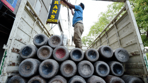 ऑक्सीजन की किल्‍लत पांच औद्योगिक सेक्‍टर्स को करेगी प्रभावित, जानें क्‍या पड़ेगा असर