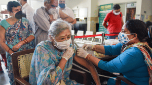 Coronavirus Second Wave: SBI रिसर्च ने ग्रोथ अनुमान घटाया, रिपोर्ट में कहा वैक्सीनेशन ही है सबसे बड़ा हथियार