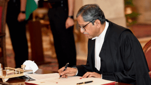 New CJI: न्यायमूर्ति एन वेंकट रमण ने देश के 48वें प्रधान न्यायाधीश शपथ ली