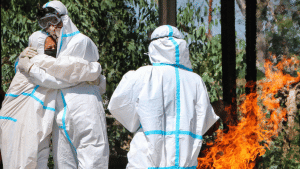 COVID Update: एक दिन में पहली बार 3.5 लाख से ज्यादा नए मरीज मिले, 2,812 लोगों की मौत