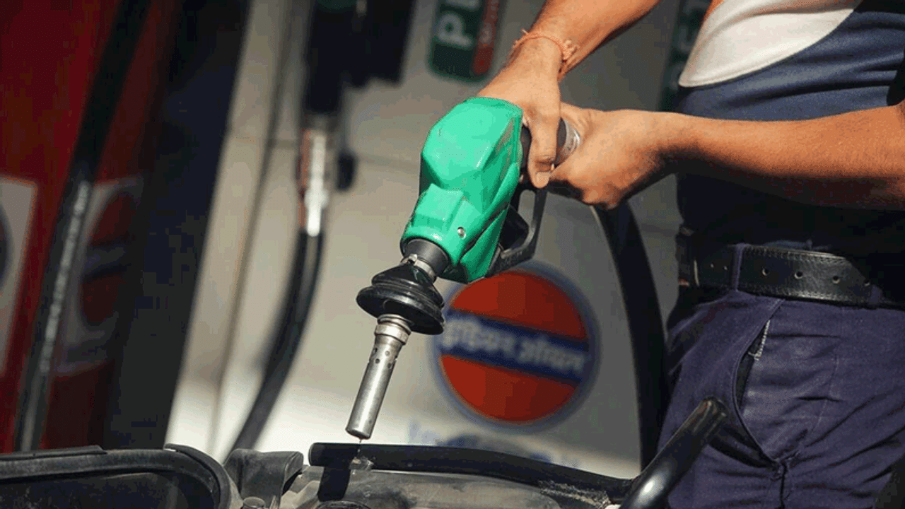 credit card, Fuel price, petrol, diesel, indian oil, citi bank, fuel surcharge