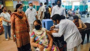 Coronavirus Cases Today: एक दिन में मिले 45,951 नए मरीज, 817 लोगों की मौत