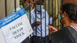 Vaccine Shortage: मुंबई के 25 अस्पतालों में नहीं दी जा सकी वैक्सीन, BMC का बयान