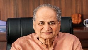 Rahul Bajaj: चेतक स्कूटर के साथ बजाज ऑटो को बुलंदियों पर पहुंचाने वाले राहुल बजाज हुए रिटायर