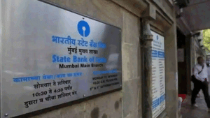 फोन में सेव न रखें बैंक डिटेल्स, SBI ग्राहकों ध्यान दें- भूलकर भी न करें ये 4 गलतियां