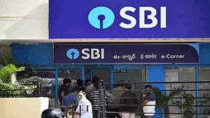 SBI बैंक ग्राहकों के लिए बड़ी खबर, हर महीने 4 से ज्यादा बार कैश निकालने पर लगेंगे चार्ज