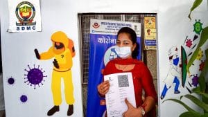 18 से 44 वर्ष के लोगों का गुजरात के 10 जिलों में कल से शुरू होगा वैक्‍सीनेशन