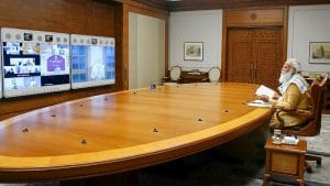 वाराणसी में कोविड-19 के हालात पर PM मोदी ने की समीक्षा बैठक