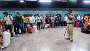 प्रवासी मजदूरों के रजिस्ट्रेशन में तेजी लाएं केंद्र और राज्यः सुप्रीम कोर्ट