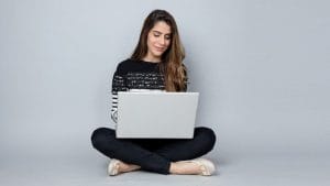 कोविड के दौर में अपने कारोबार लगा रही महिलाएं, इन स्कीमों से मिल रहा फायदा