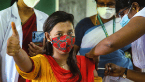 कोविड: दो महीने में पहली बार एक लाख से कम मरीज, रिकवरी रेट 94% के पार