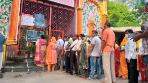 उत्तर प्रदेश के सभी 75 जिलों से हटा कोरोना कर्फ्यू, राज्य में नाइट कर्फ्यू रहेगा जारी