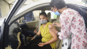 डेल्टा प्लस का खतरा: महाराष्ट्र में बढ़ी पाबंदियां, 70% वैक्सीनेशन का लक्ष्य