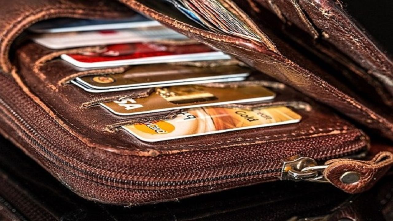 क्रेडिट-डेबिट कार्ड पर बना है ‘वाई-फाई’ का निशान? जानें क्या हैं इसके फायदे-नुकसान