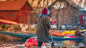 कश्मीरी पंडितों को वापस बसाने के लिए रोजगार, घर पर जोर दे रहा केंद्र