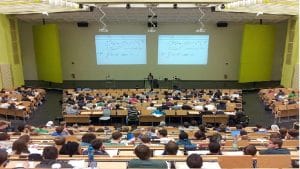 Overseas Study Loan: विदेश में पढ़ाई के लिए चाहिए लोन, यहां से मिलेगी मदद