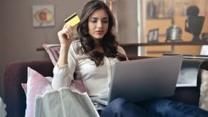 इन क्रेडिट मैनेजमेंट के तरीकों को अपनाकर रहें त्योहारों के लिए तैयार, नहीं होगी परेशानी