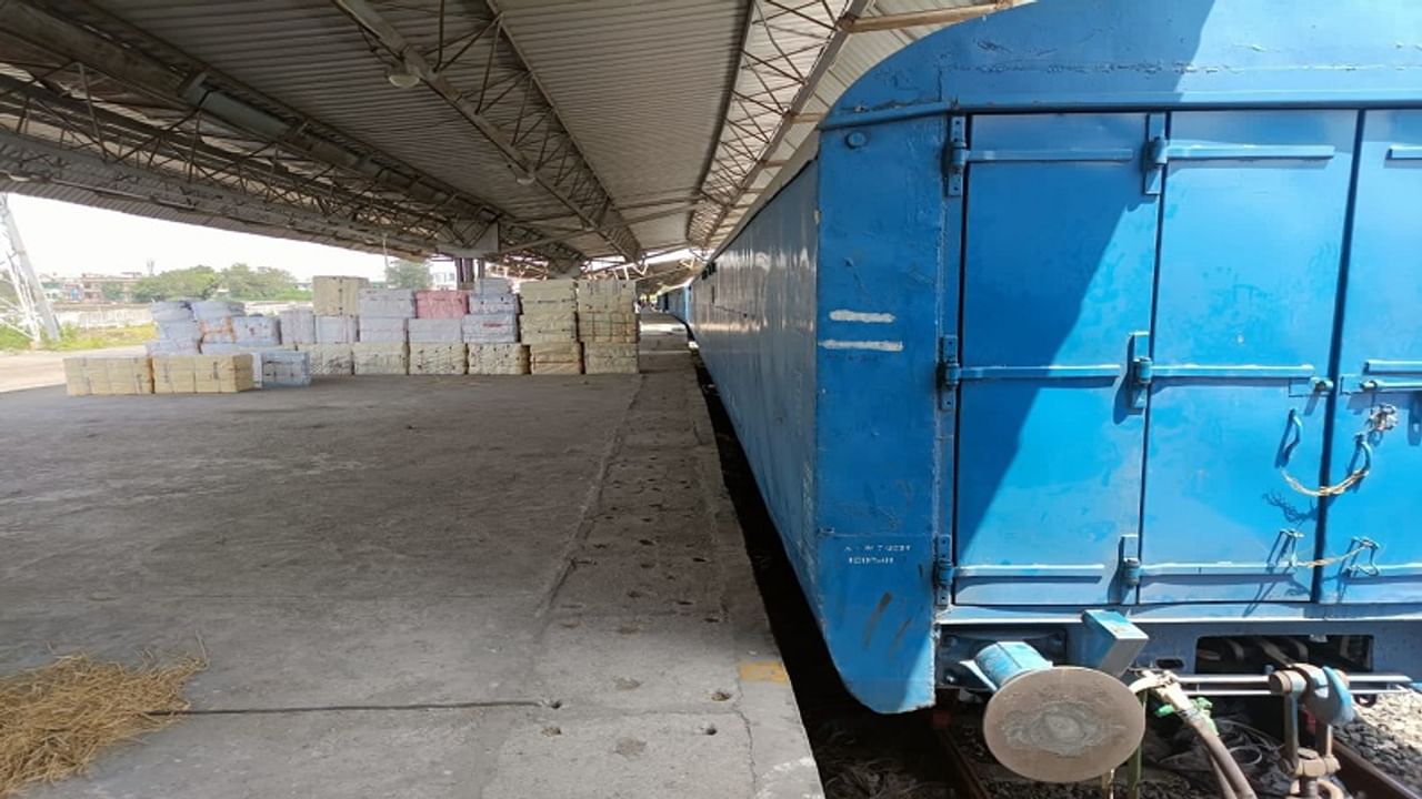 देश की पहली टेक्सटाइल पार्सल स्पेशल ट्रेन सूरत से बिहार तक चलेगी, कपड़ा व्यापारियों का होगा फायदा
