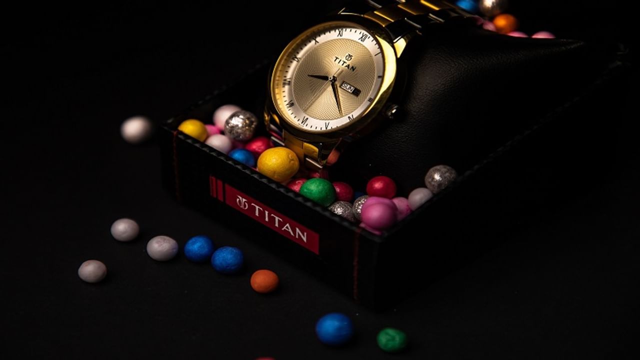 titan shares jump 9 percent, market value soars over 2 lakh crore rupees after q2 results