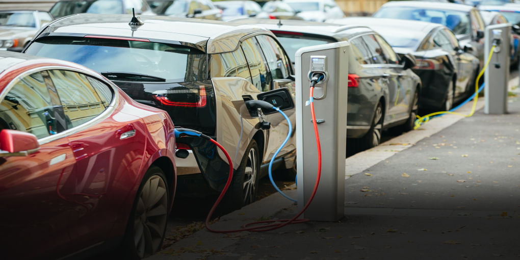 इलेक्ट्रिक वाहन खरीदना बेहतर या पेट्रोल वाहन?