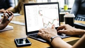 आप भी करते हैं ऑप्शन ट्रेडिंग, समझ लें इंट्रिन्सिक और टाइम वैल्यू का गणित