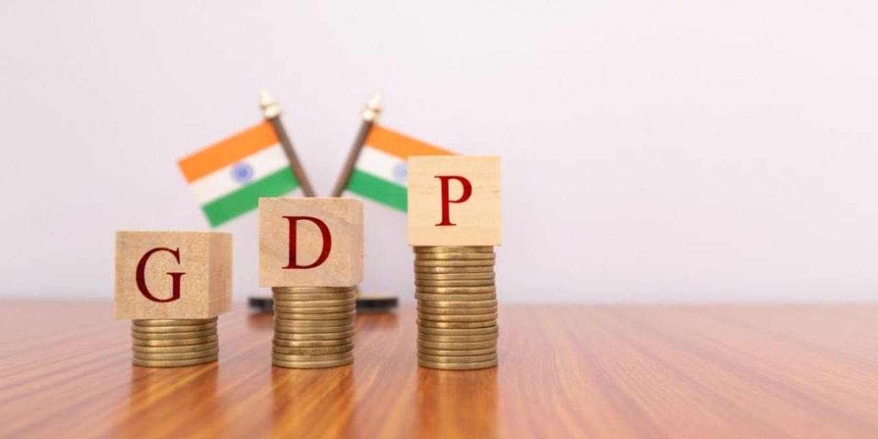 GDP की रफ्तार चालू वित्त वर्ष में 8% के दायरे में रहेगी, SBI ने जताया अनुमान