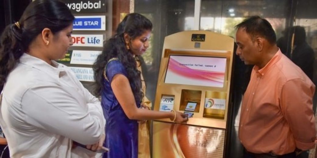 कहां लगा सोने के सिक्‍के वाला ATM, कितना बढ़ा UPI पेमेंट?