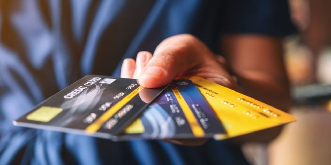 FY24 में क्रेडिट कार्ड खर्च 27% बढ़ा, इस बैंक के कार्ड से हुए सबसे ज्‍यादा लेनदेन