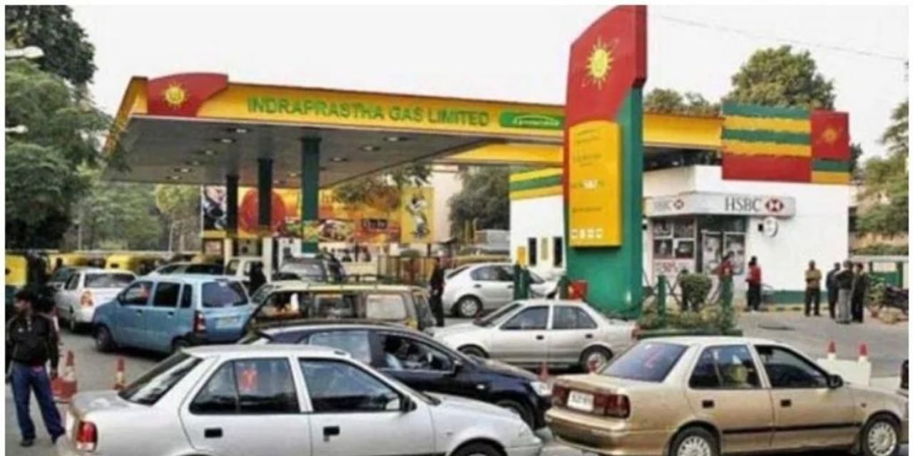 कार चलाने का बढ़ा खर्च, महंगी हुई CNG