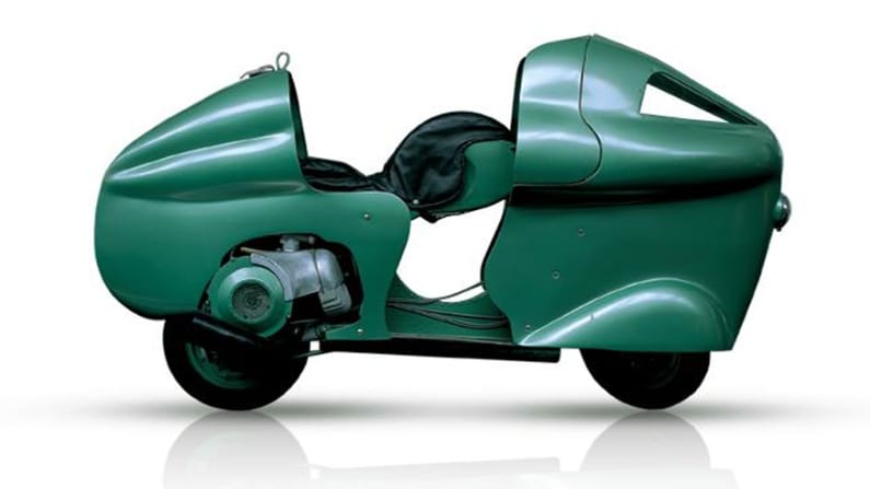 1950 Vespa Monthlery – The record-breaker As a fan of racing, Vespa was always active in promoting their brand in the field. The brand took a bigger step on April 7th 1950 with its streamlined and alloy-framed Vespa Monthlery that set numerous speed and lap records.