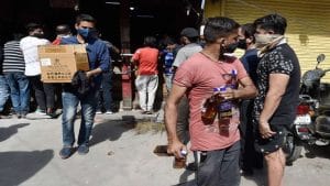 After lockdown announcement, rush at liquor vends