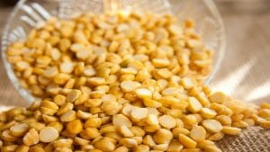 Supply-demand imbalances may continue to exert pressure on pulses, edible oils: RBI