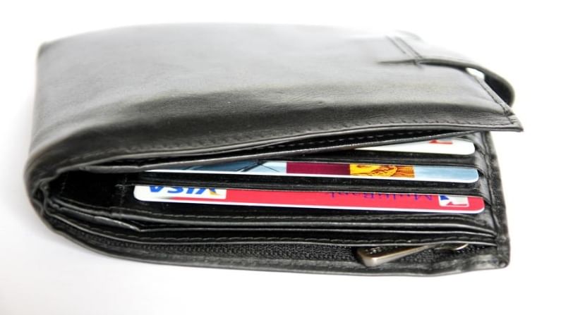 Prepaid vs debit card: Remember these nine points
