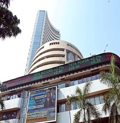 AS market booms, Nifty closes above 15,850, rupee at record low