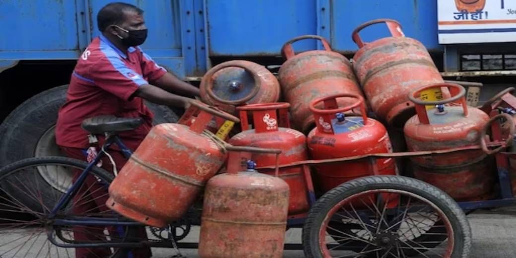 Government hikes commercial cylinder prices