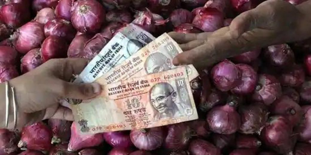 Onions to get expensive; price may go up to Rs 150